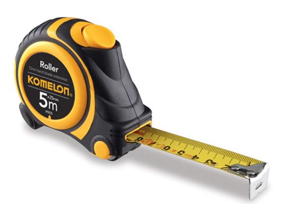 Afbeeldingen van KOMELON Rolmaat Roller 5M 25MM staal/nylon gecoate band met een hand te bedienen