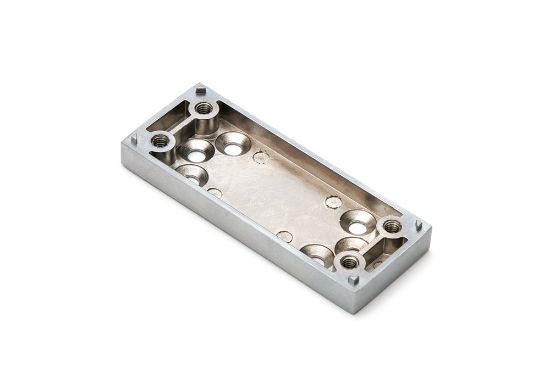 Afbeeldingen van Onderlegplaat zamac RVS finish smal 8MM