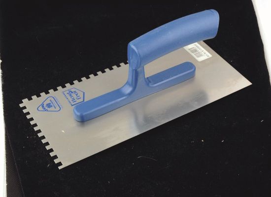 Afbeeldingen van JUNG Plakspaan kunststof greep 280X130MM 10X10MM vertand