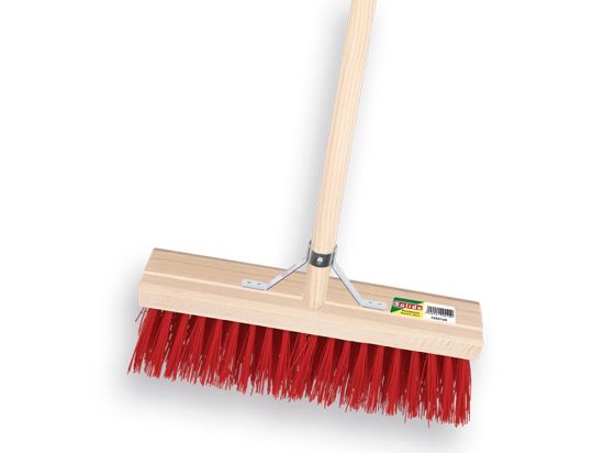 Afbeeldingen van SOLIDE Bezem PPN 35CM met IKAPÉ steel en stokhouder 150X2,8CM